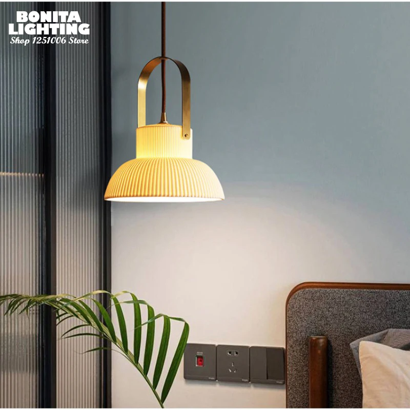 Скандинавская атмосферная осветительная арматура белая керамическая полосатая