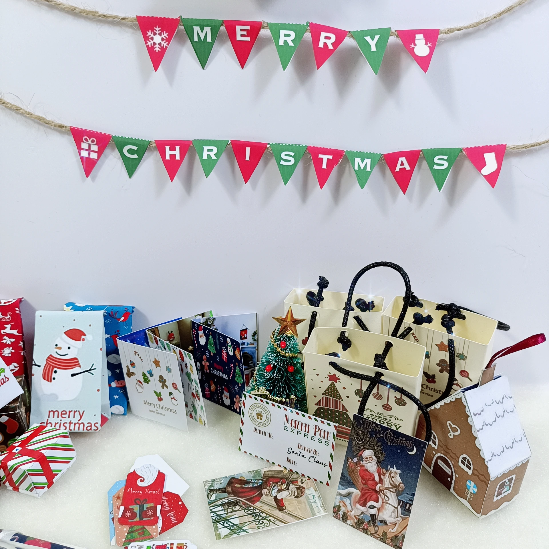 Новый миниатюрный Рождественский подарок для кукольного домика