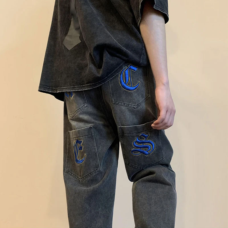 Рисунок 6 - Женские винтажные джинсы с вышивкой