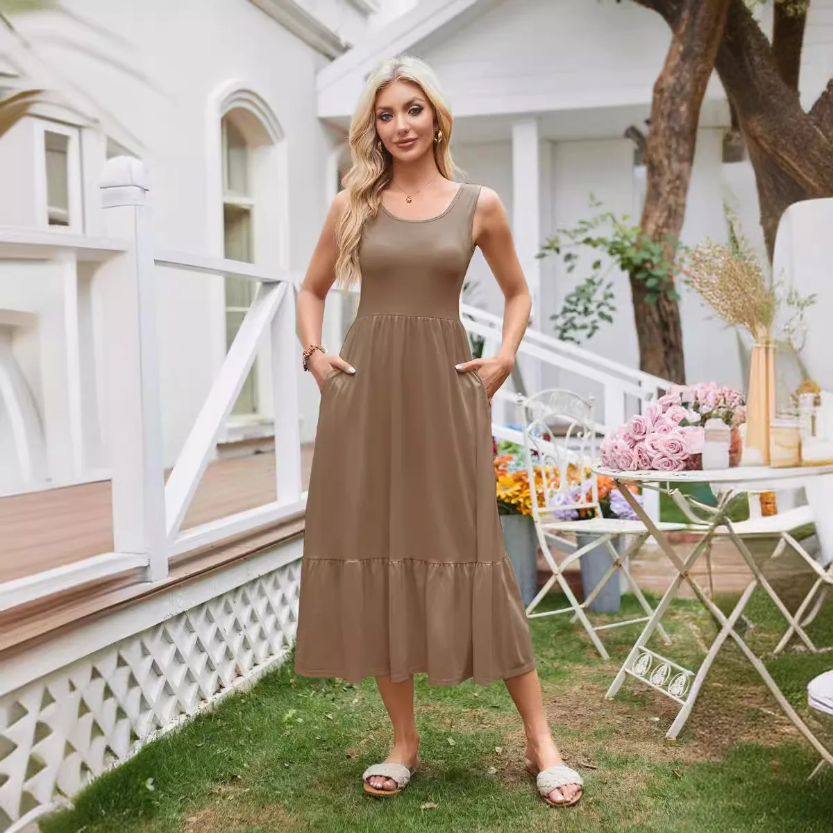 МУЖСКАЯ плиссированное платье без рукавов с карманами и квадратным вырезом для