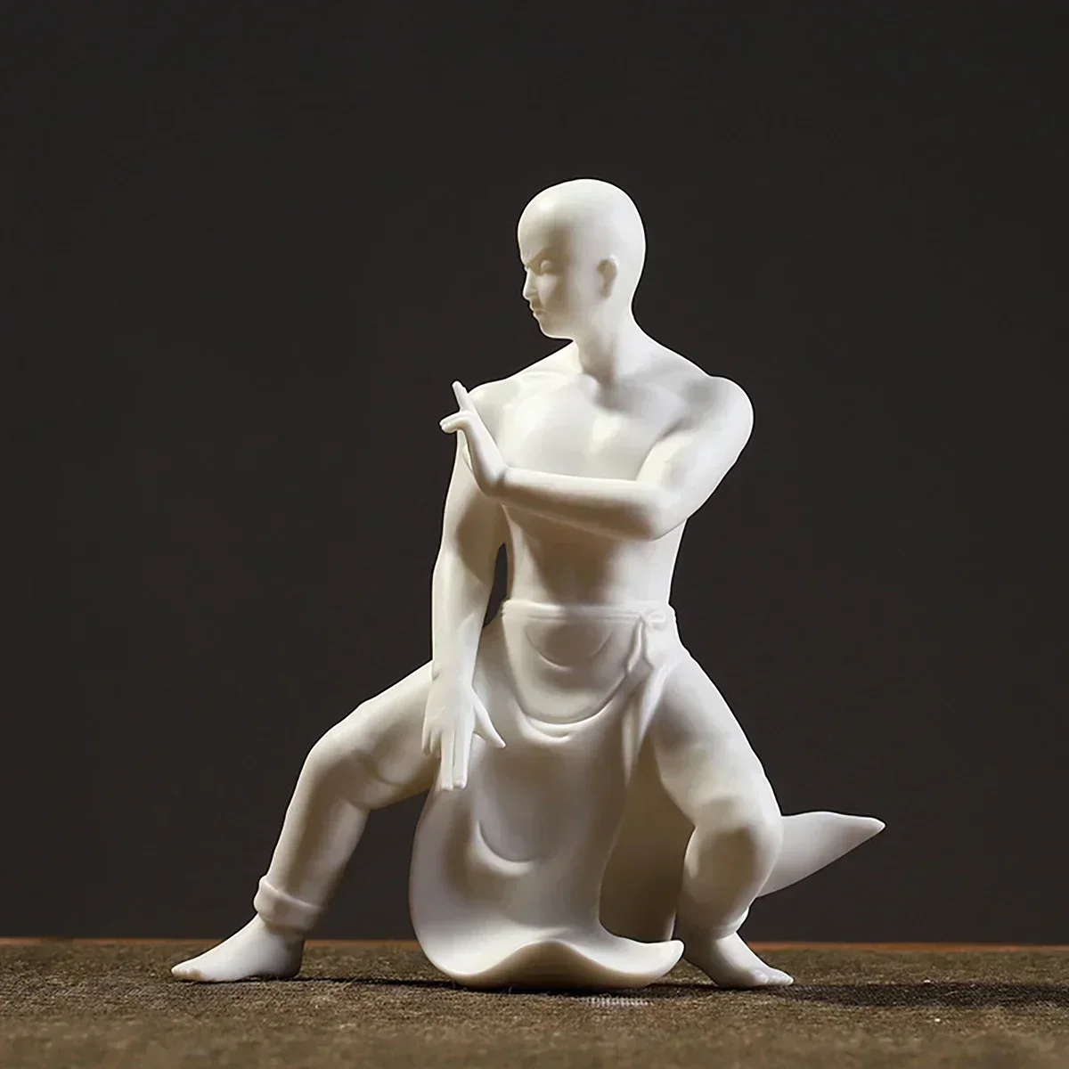 Белая керамическая фигурка Монка кунг-фу декоративное украшение для дома