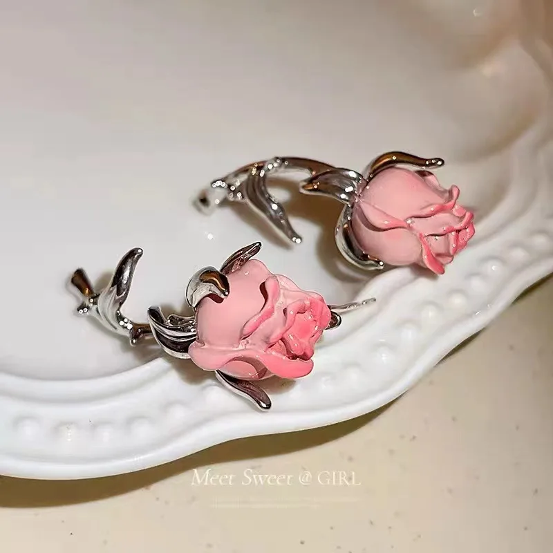 

1 pair of gentle gradient pink rose romantic flowers vintage niche premium sense of ladies temperament gift earrings