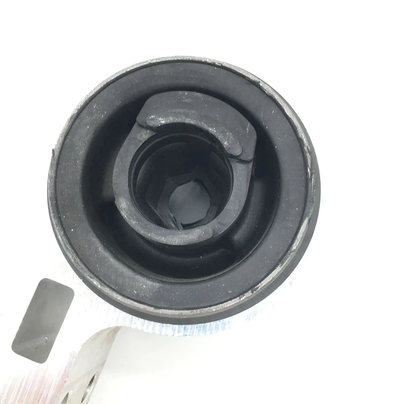 

BB5Z3C339A Right Control Arm Bushing For Ford Explorer 2011-2017 Trailer Arm Bushing K200778 K200779 MS40470 MS40471