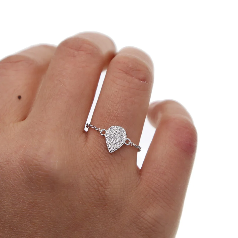 Женское серебряное кольцо с микро-паве фианитами