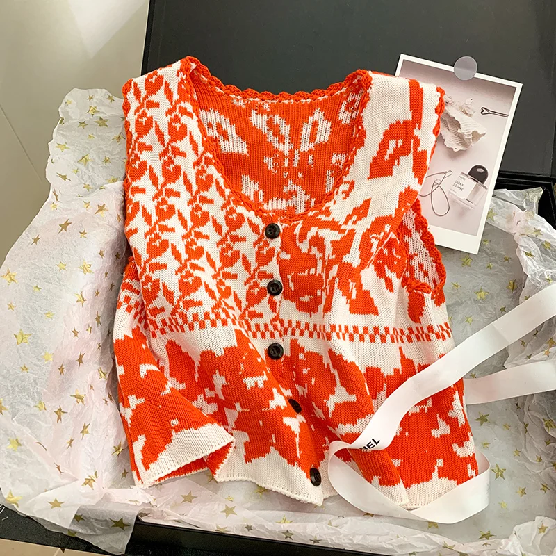 

Red Jacquard Slim Knit Sweater Women Crop Tops 2023 Summer Sleeveless V-neck Single-breasted Vest Vintage Streetwear Knitwears