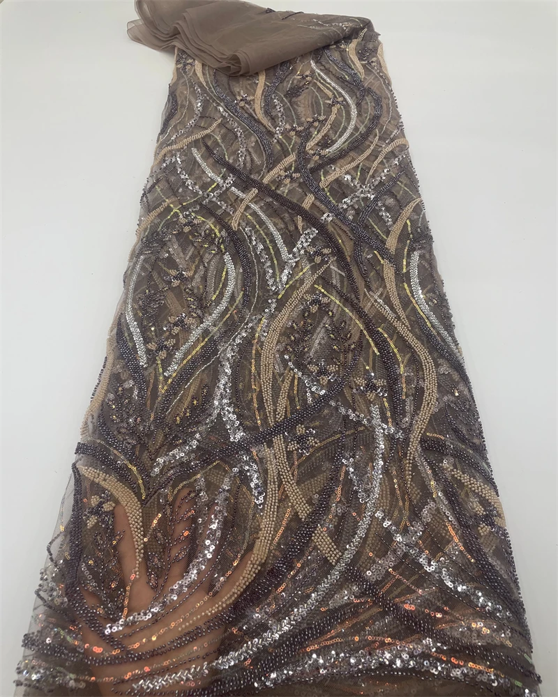 Рисунок 3 - Нигерийская французская кружевная ткань с блестками