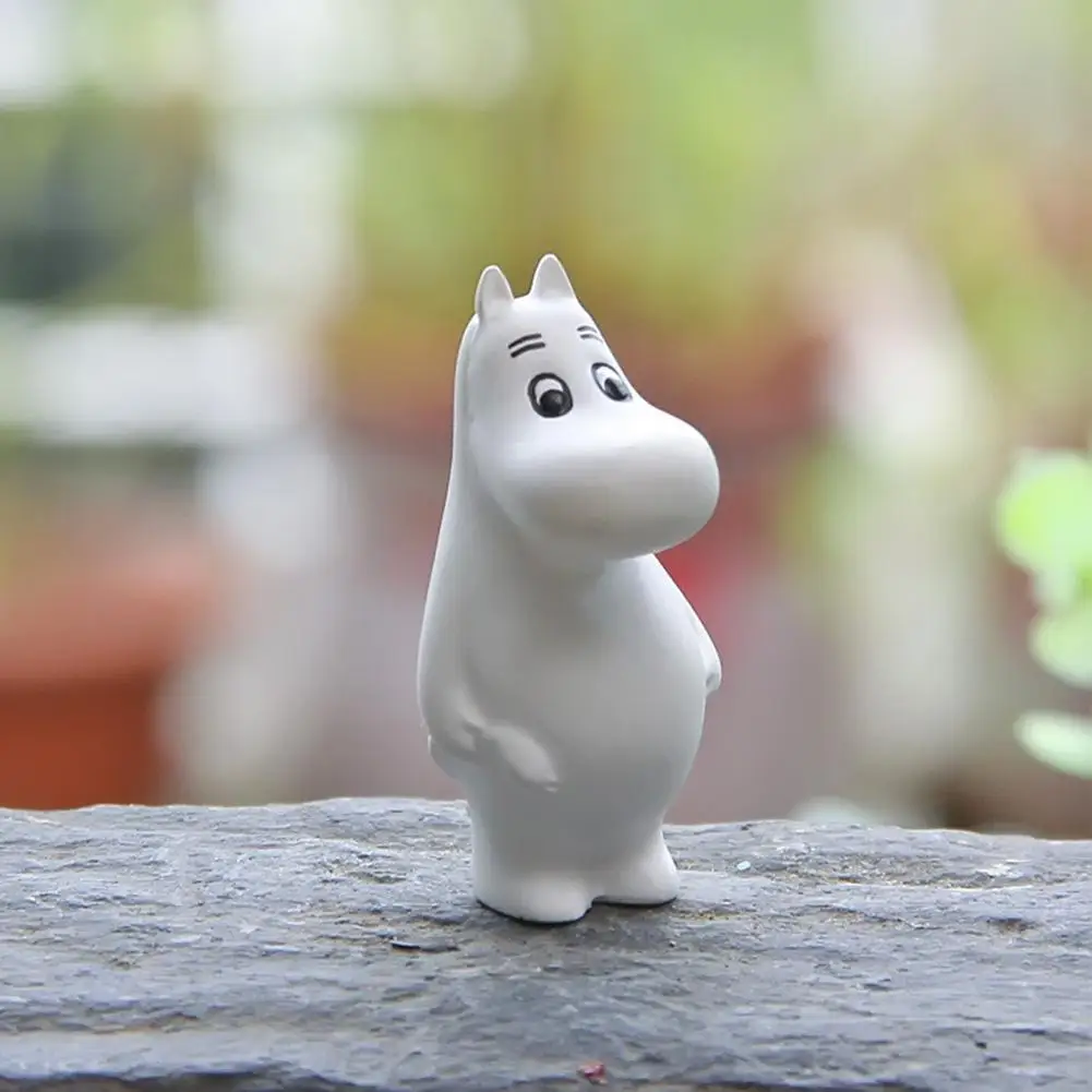 

Фигурка героя из мультфильма «бегемот»