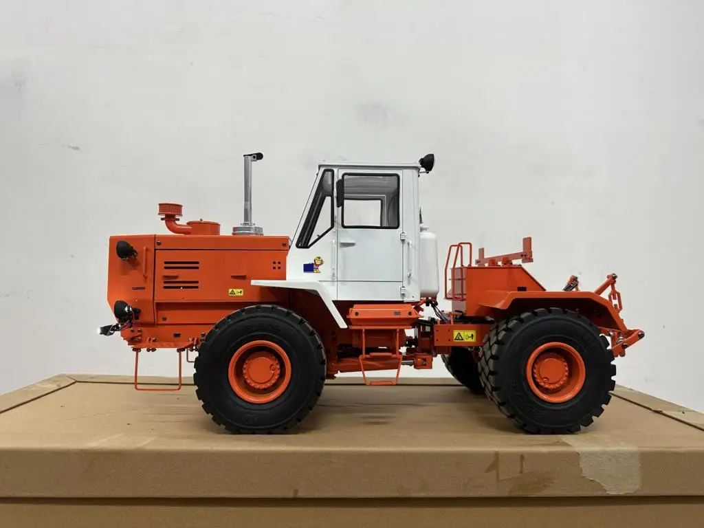 1/12 T150K Металлический RC гидравлический трактор с контролируемым окрашенным в