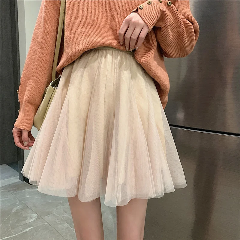 

Autumn Skirt Super Fairy Korean Version of All-match Fluffy High Waist Short Skirt with Sweater In Winter