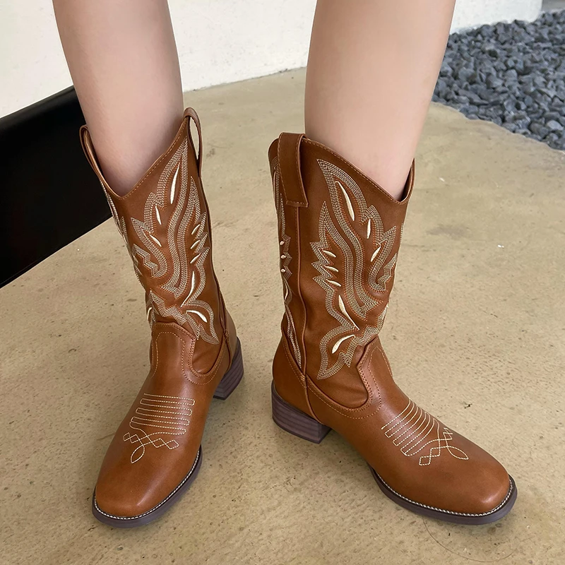 

Retro Women's Mid Calf Boots Punk Knight Western Cowboy Casual Embroidered Low Heels Autumn Woman Fashion Autumn 2022 Sneakers