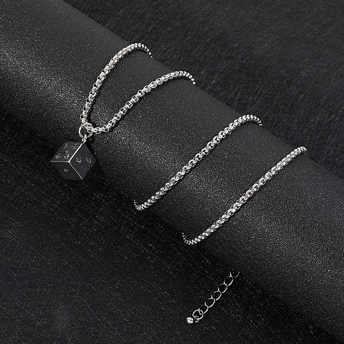 

Stereoscopic Alloy Dice Pendant Necklace for Men Boys Hip Hop Punk Gothic Fashion Trendy Accessories Jewelry Gift Sweater Chain