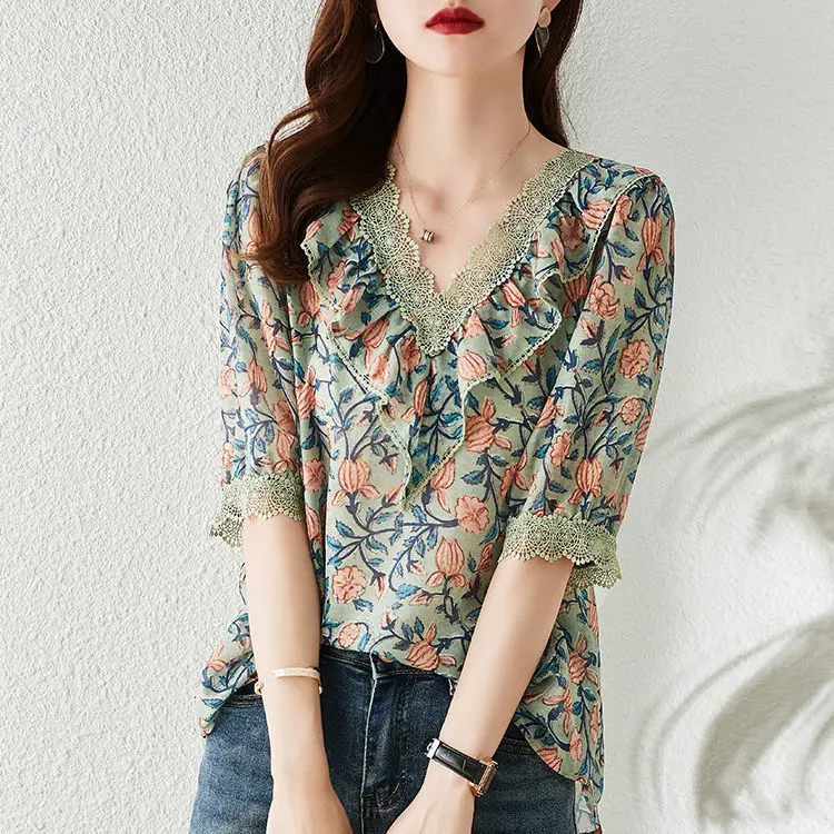 

V-neck floral chiffon short-sleeved shirt women's 2022 summer new loose design niche chic top tops for women Casual