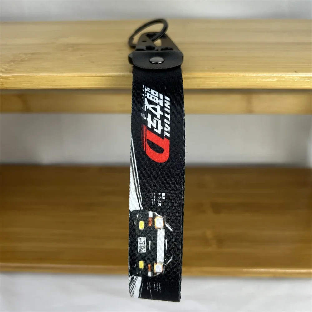 Рисунок 2 - Автомобильный брелок с логотипом