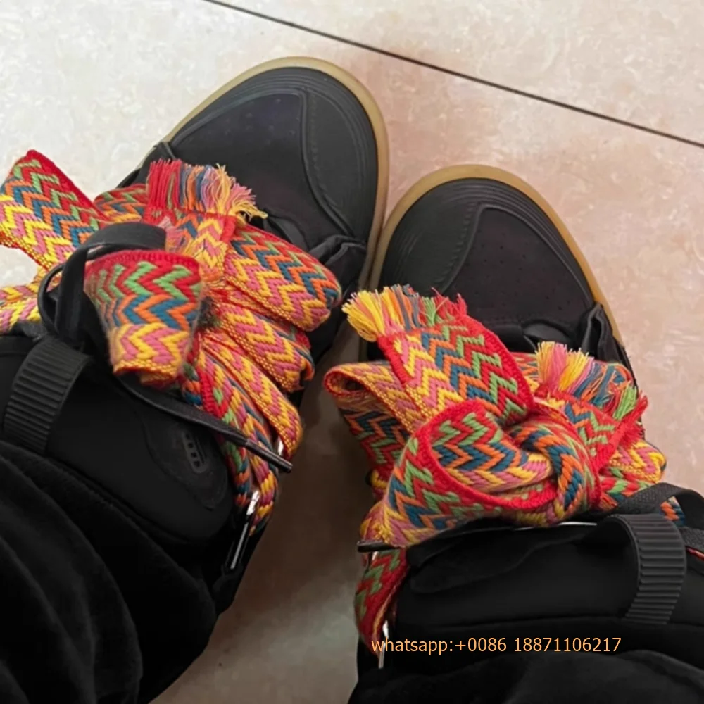 Спортивные женские кроссовки на толстой подошве