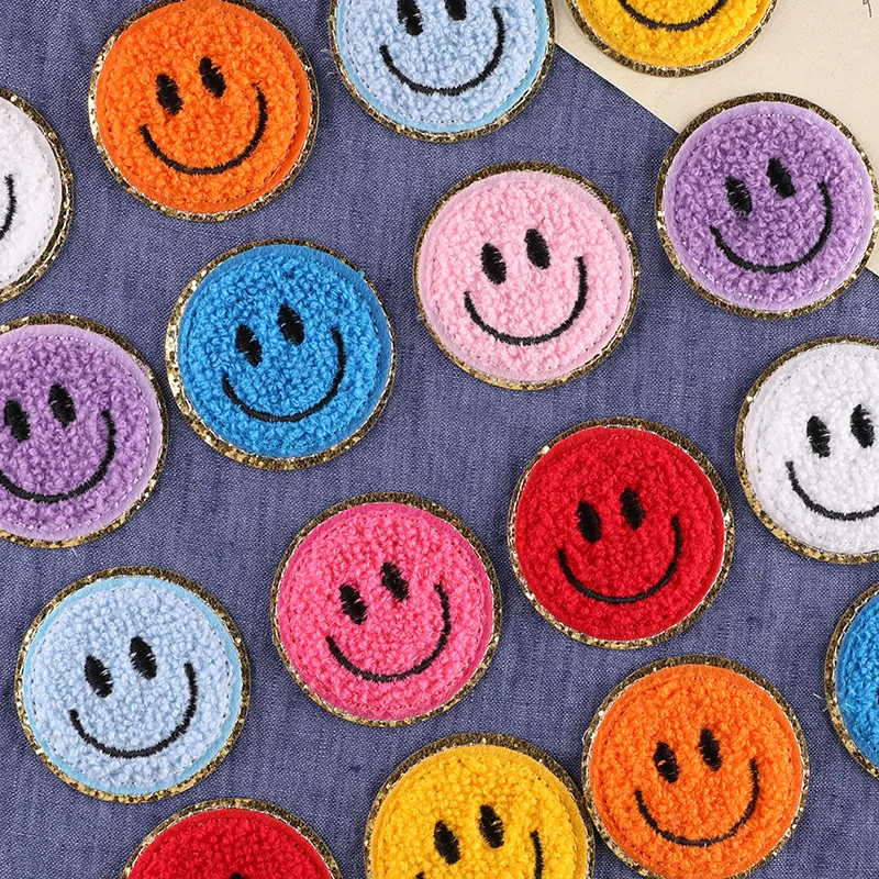 

1 Pcs Chenille Patches Colorful Smile Badges Fusible Embroidered Patch Custom Jeans Patchs Iron Wappen Thermoadhesive DIY