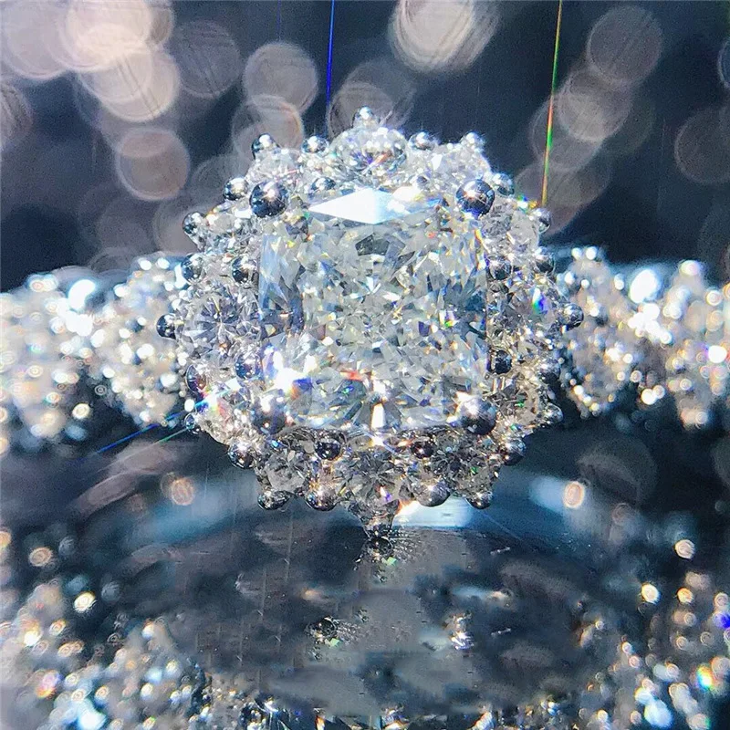 

2023 New Sparkling White Cubic Zirconia Ring for Women's Engagement Wedding Accessories Cushion CZ Temperament Jewelry Wholesale