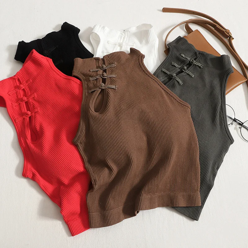 

Женский винтажный топик на пуговицах с круглым вырезом