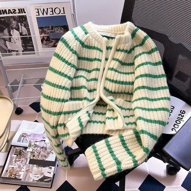 Зеленый полосатый вязаный кардиган на молнии женский свободный толстый свитер с