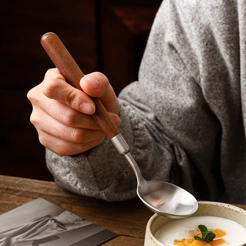 1 шт. ложка для супа из нержавеющей стали с деревянной ручкой
