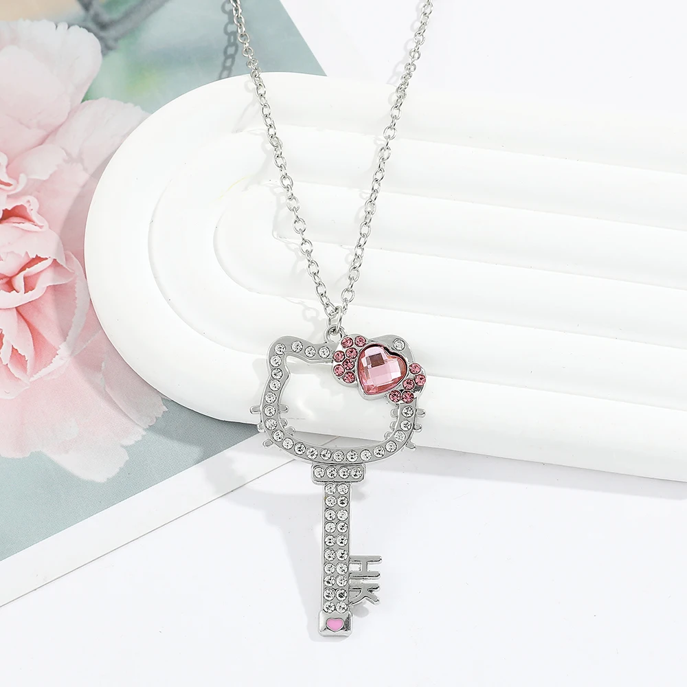 Женская подвеска-брелок