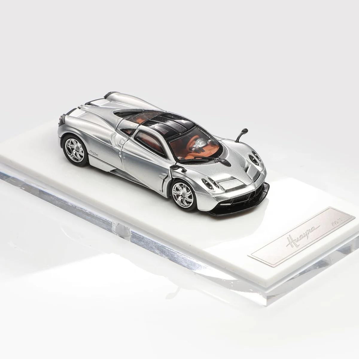 Фото Масштабная модель 1/64 Pagani Huayra Coupe 2014, 3 варианта расцветки, литой сплав – коллекционная миниатюра гиперкара для подарка и демонстрации №4