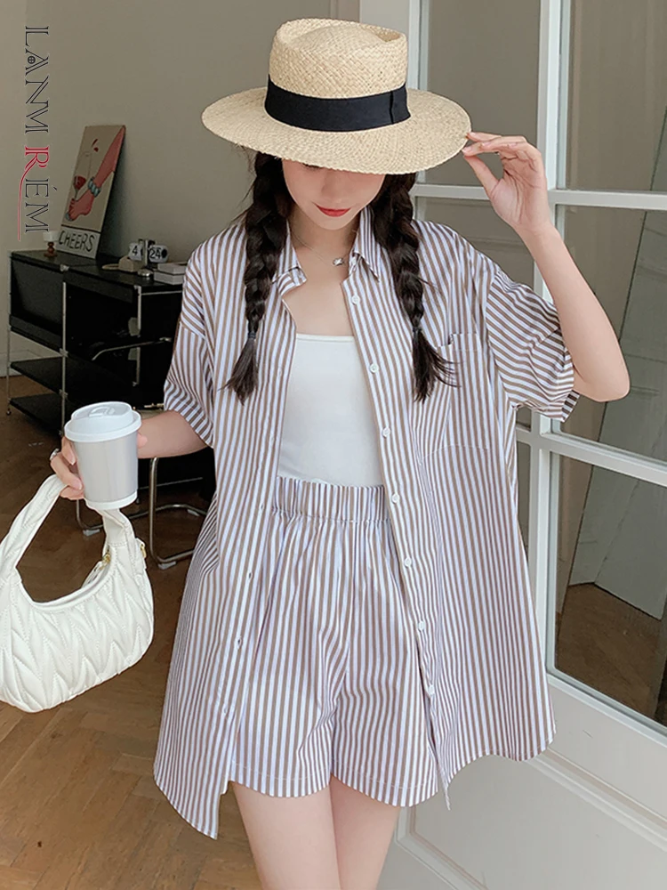 

LANMREM Модный комплект из 2 предметов для женщин, полосатые однобортные шорты с отворотом и короткими рукавами с высокой эластичной талией, новинка 2023, 2YA2714