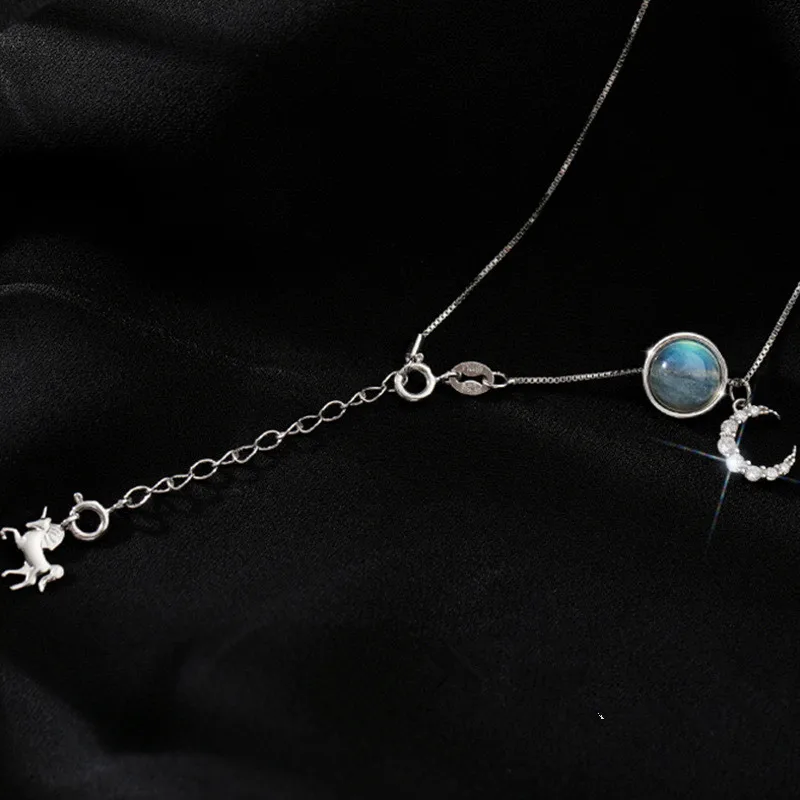 Циркониевое ожерелье с подвеской Луна