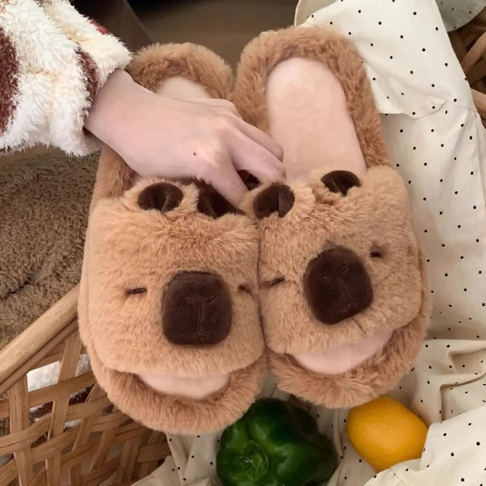 Мягкие теплые тапочки с капибарой бесшумные плюшевые на толстой подошве милые