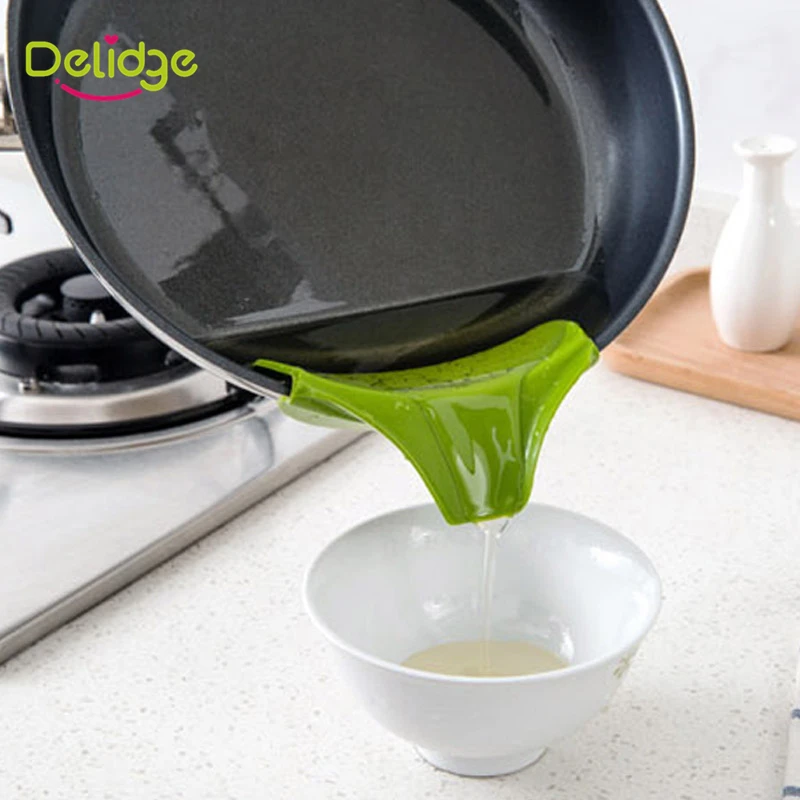 

1 Pc Kitchen Pour Funnel Pot Clip Food Pouring Deflector Silicone Pouring Spout for Pans Bowls Pour Soup Deflector