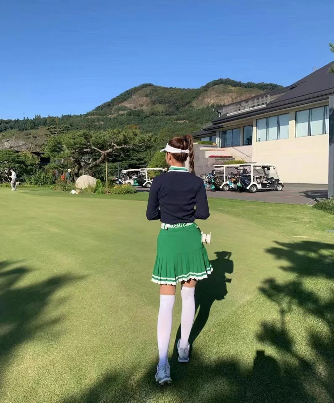 2023 Golf uniform Women's casual skirt Autumn comfortable fashion pleated skirt Outdoor sports Green white golf skirt