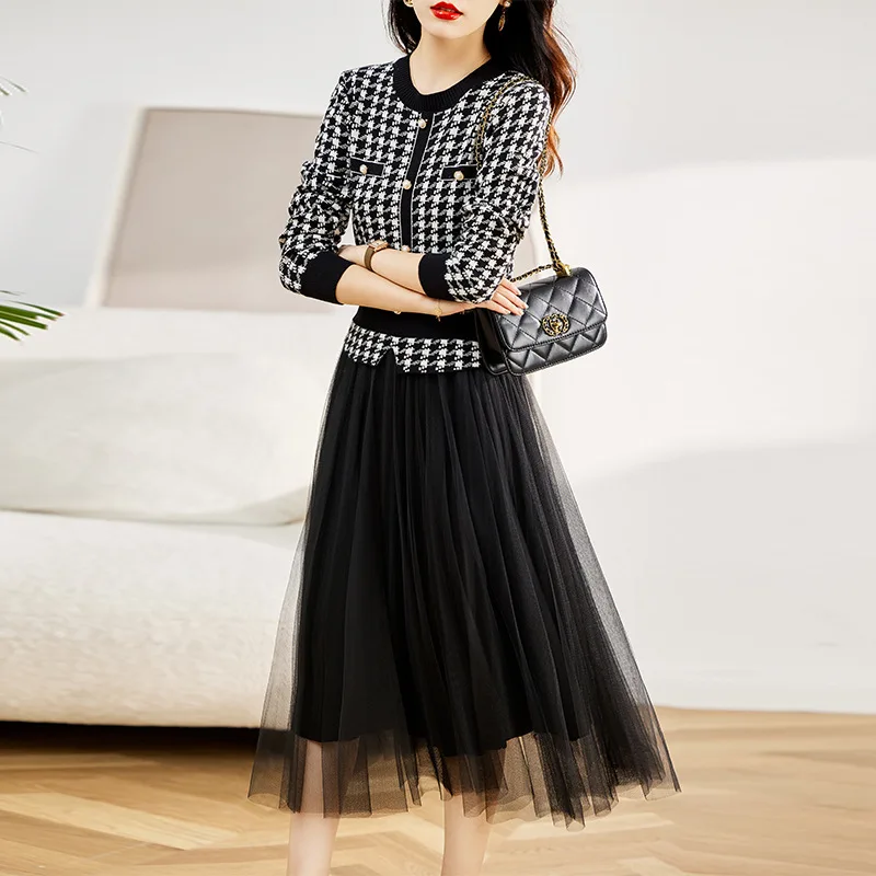 

2023 New Fake Two Dresses Female Autumn And Winter High-Grade Temperament Small Fragrance Knitted Mesh Long Sleeve Skirt 472
