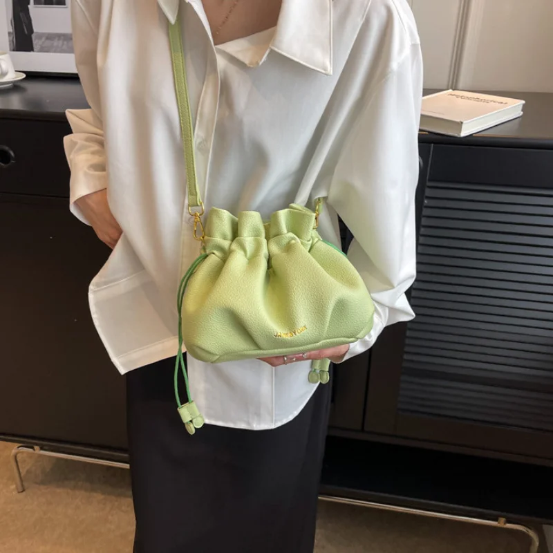 

Women's Retro Fashion PU Fold Crossbody Bags for Women Simple Luxury Sac Shoulder Small Bucket Underarm Bolsa Feminina Handbags