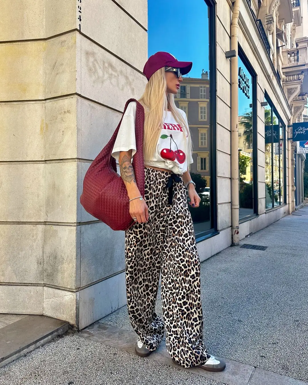 Футболка оверсайз с графическим принтом вишни Готическая Милая Повседневная