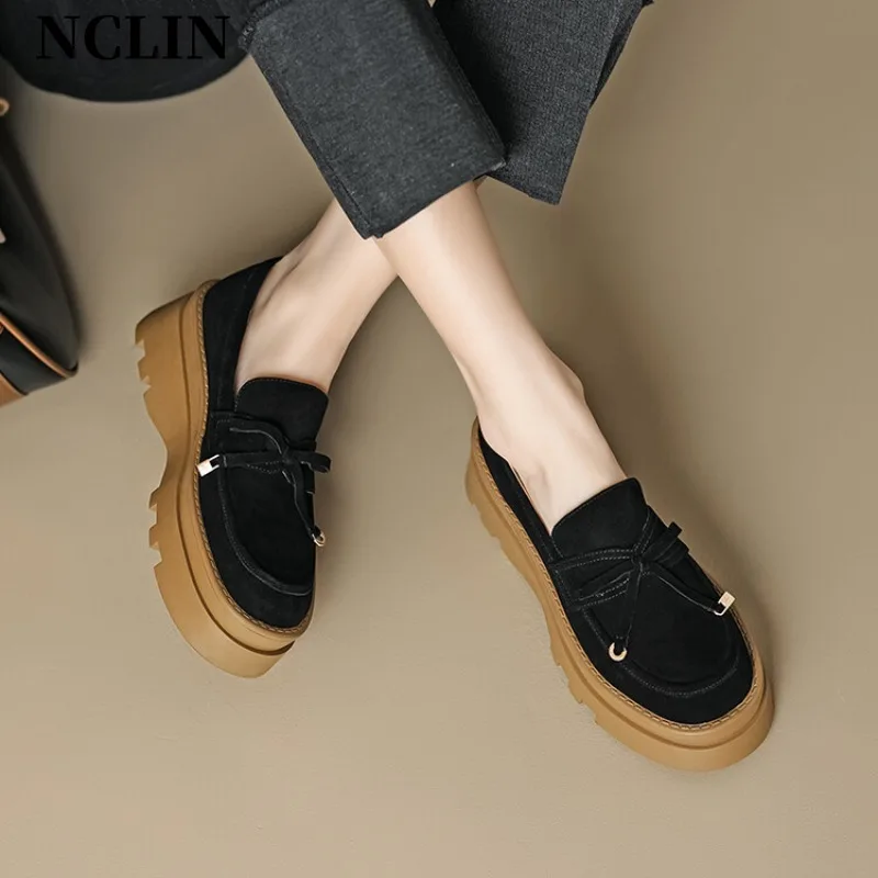 Женские туфли на массивном каблуке платформе с круглым носком лоферы ручной