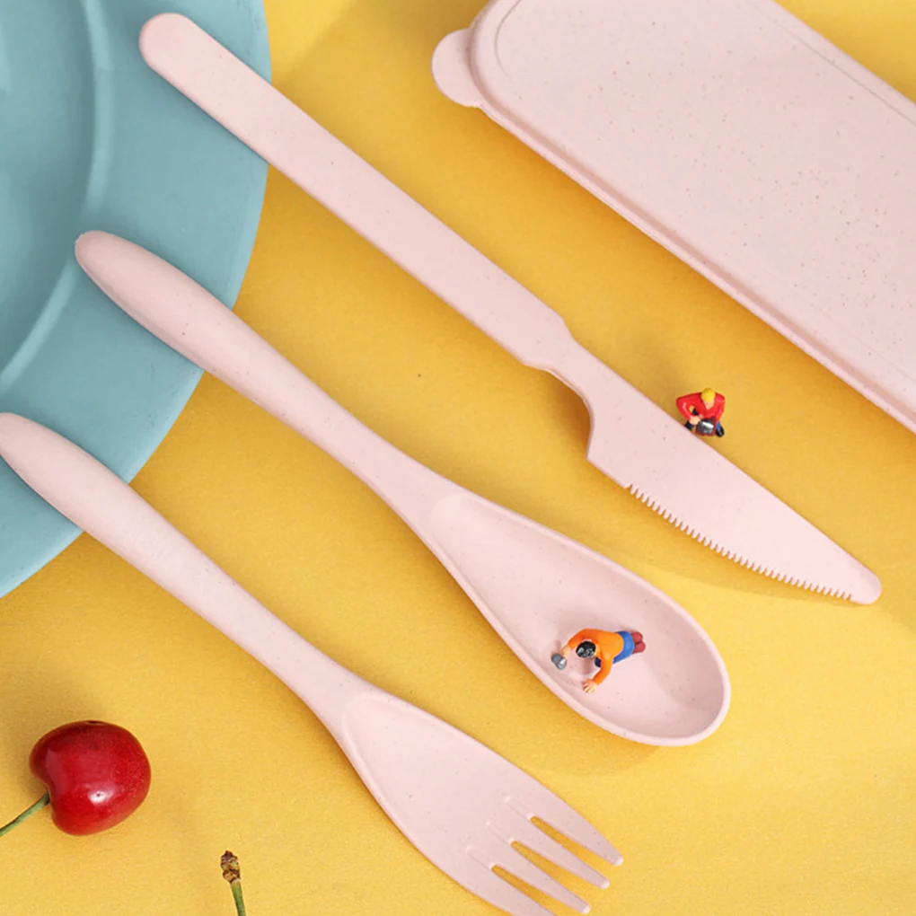 

Outdoor Travel Wheat Straw Tableware Set Portable Flatware Kit Indoor Holiday Dinnerware with Storage Case