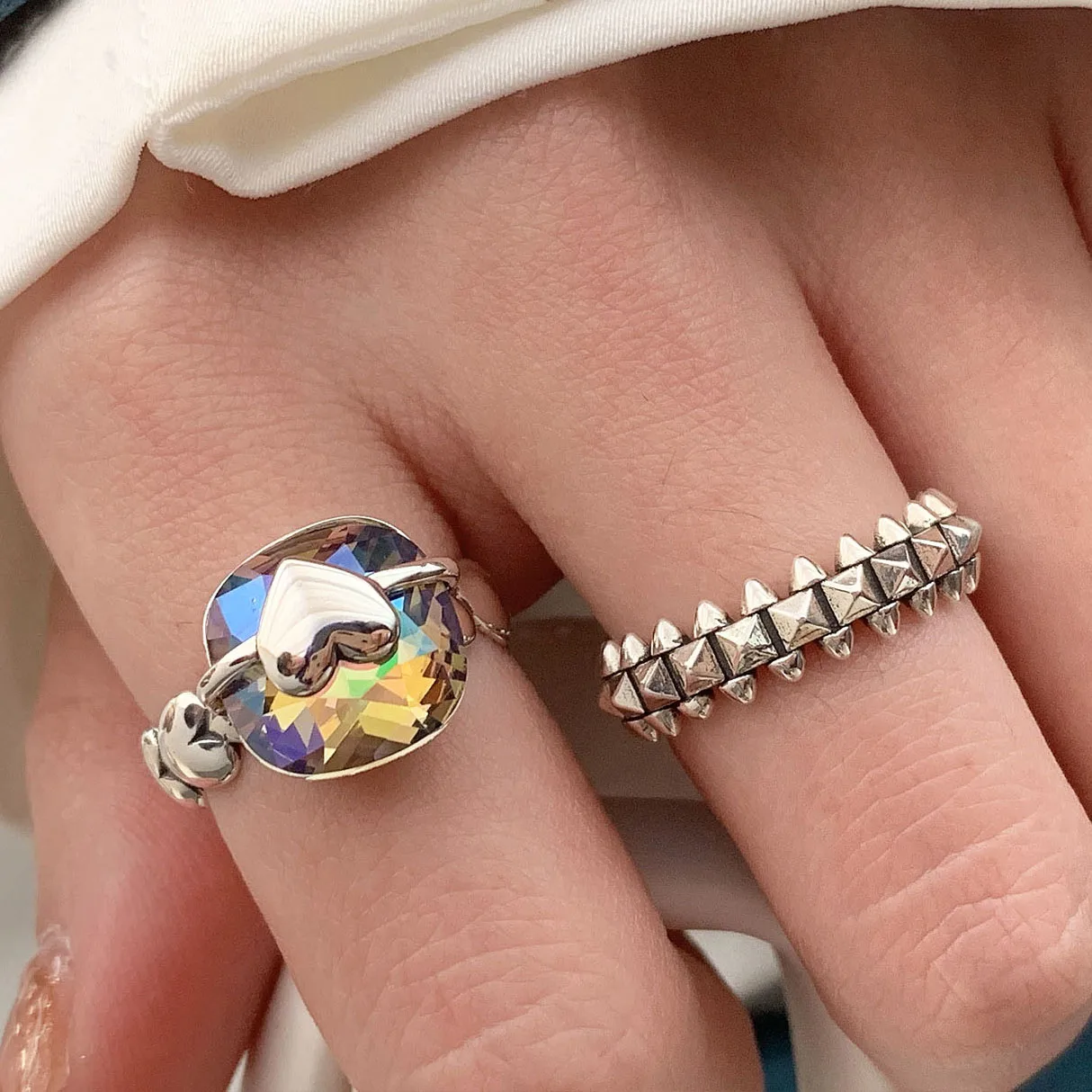 

Punk Personality Vintage Silver Color Metal Round Adjust Rivet Rings For Women Men New Trend Fashion Jewelry Party Gift