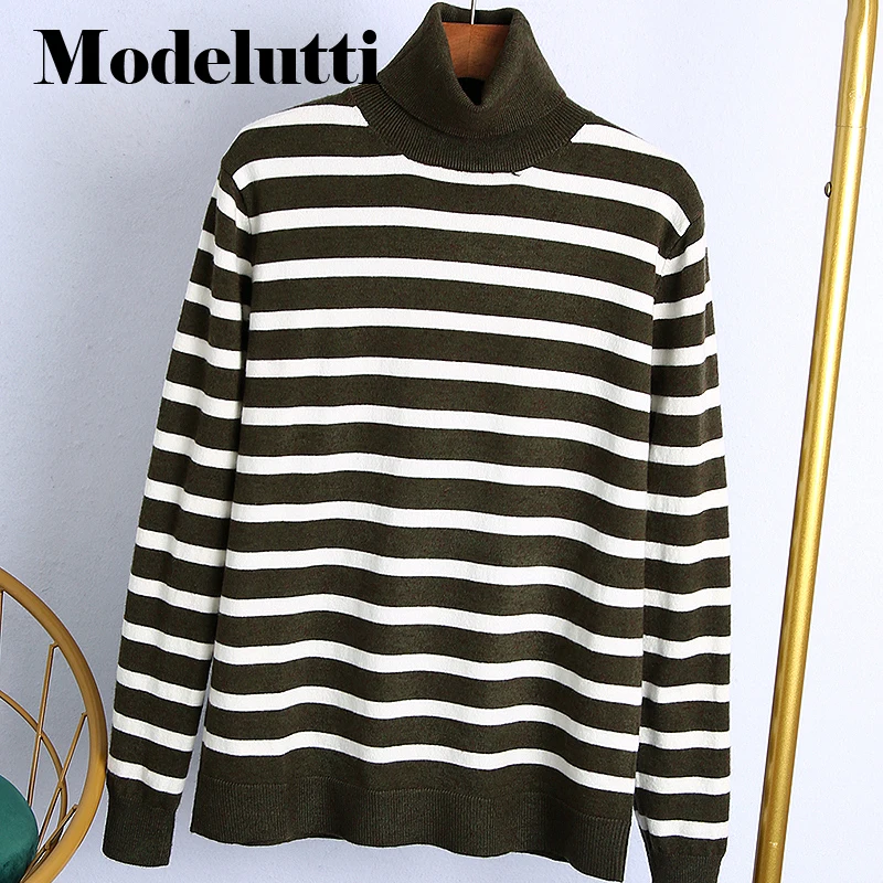 

Женский трикотажный свитер в полоску, с высоким воротником