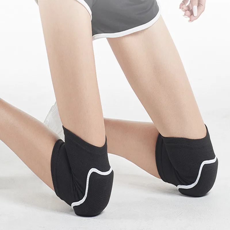 

New Sponge knee pads to keep warm Volleyball dance kneeling anti-collision practice thickening knee pads Sports knee pads