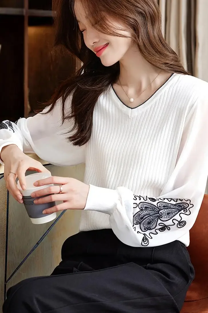 Женский трикотажный свитер с V-образным вырезом и длинным рукавом-фонариком