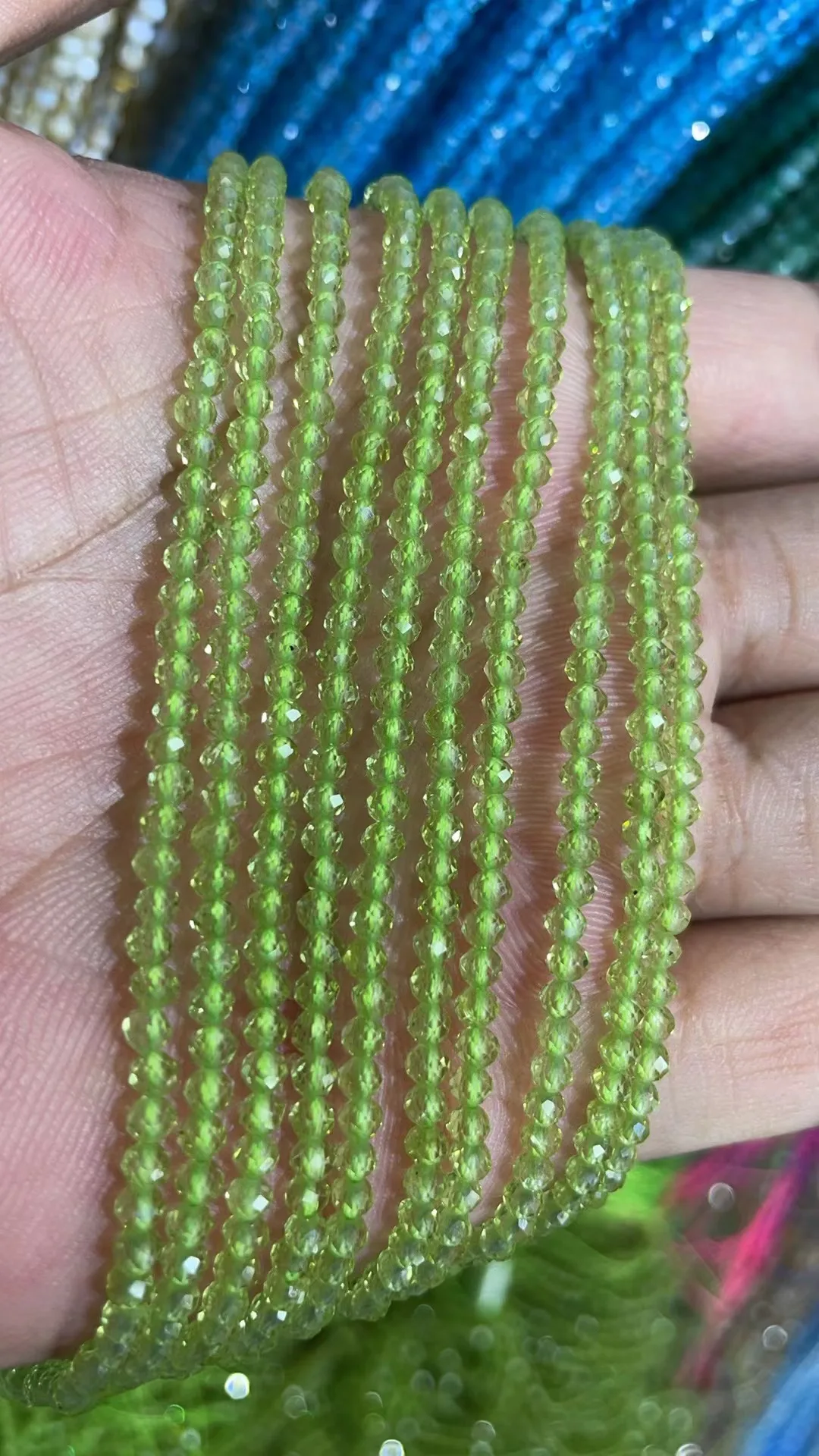 Бусины из натурального зеленого оливина 2-4 мм 1-10 шт