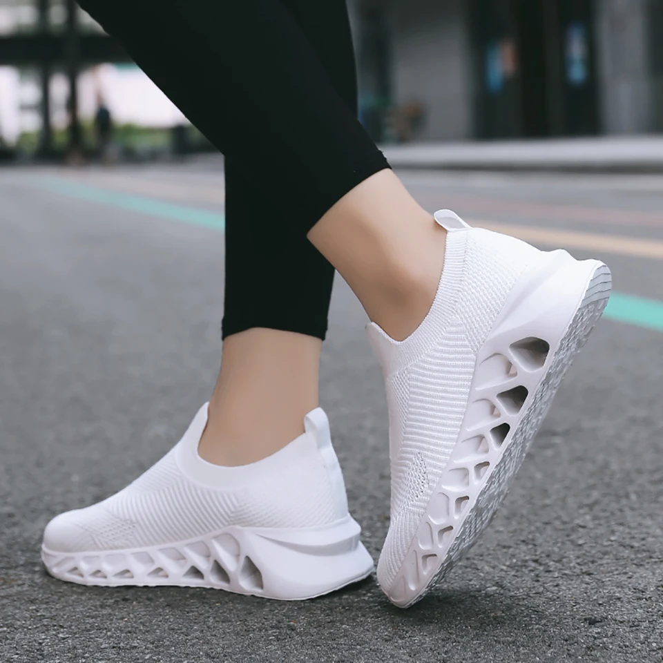 Loekeah Women Slip-On Walking Shoes Fashion High Quality Female Sneakers Breathable Casual Flats Shoes Outdoor Sports Footwear