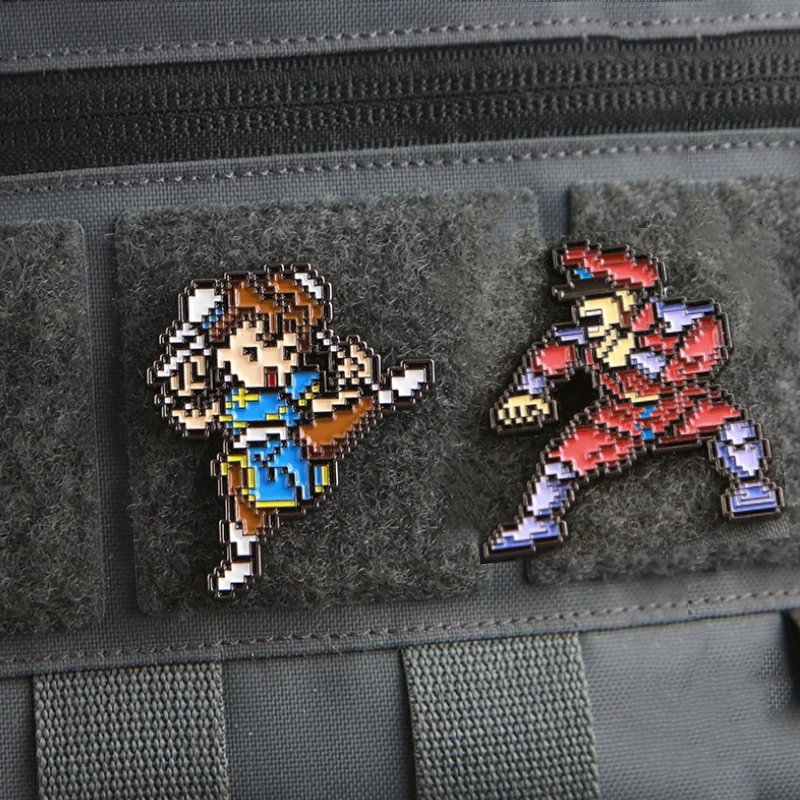 

Аркадная игра Pixel Vega & Chunli, металлические значки для боевого духа на рюкзаке, декоративная наклейка, пластыри с крючками и петлями для одежды