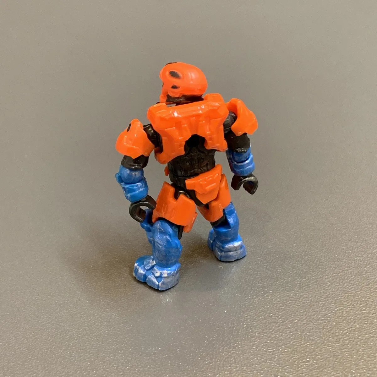 Коллекционная фигурка воина из серии GNB15