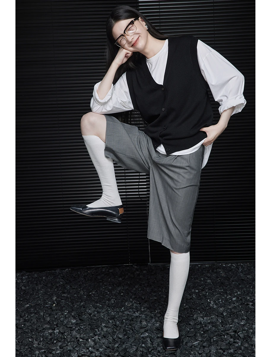 Черный французский жилет с v-образным вырезом Moment женский кардиган осень 2023