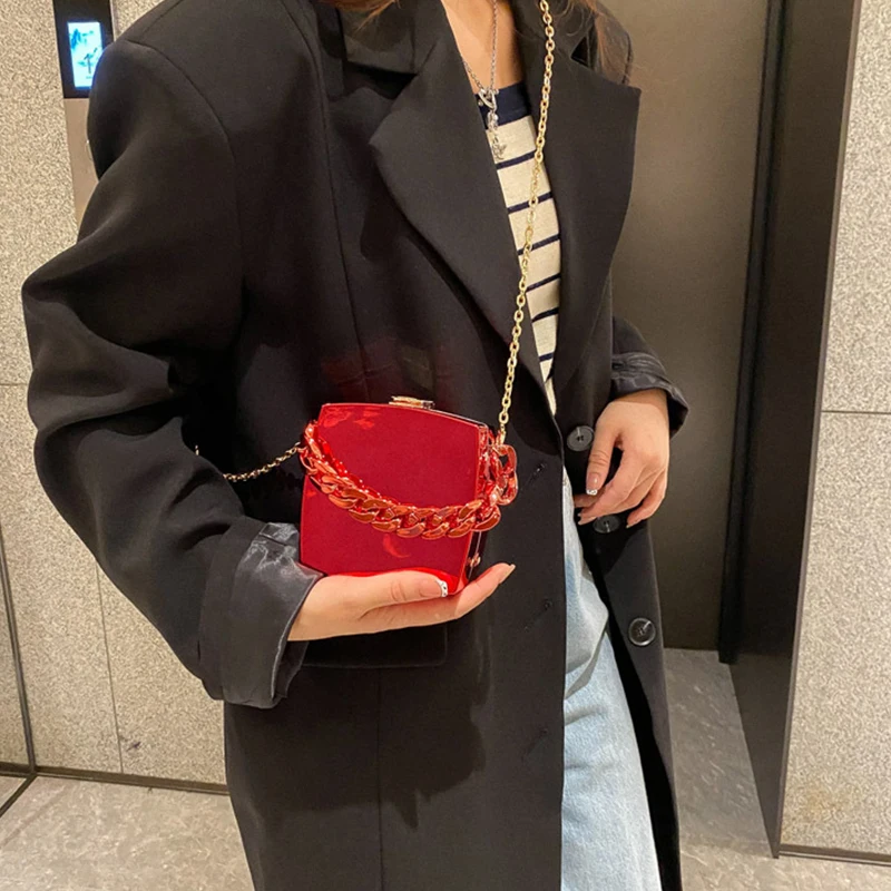 Fashion Metal Chain Women's Dinner Bag Pvc Casual Buckle Shoulder Bag 2023 New Small Square Bag Lipstick Bag
