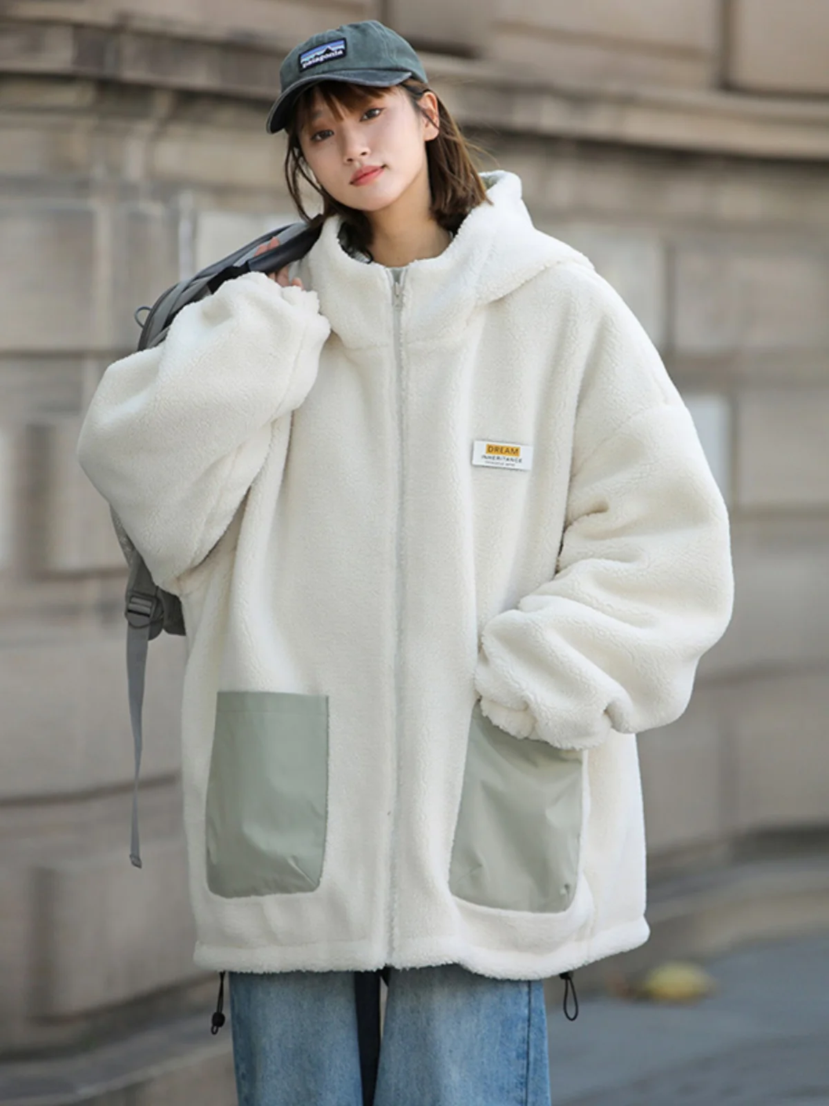 Верхняя одежда из овечьей шерсти. Женская двусторонняя в тон. Куртка на хлопковой