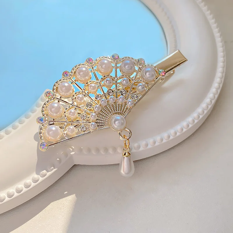 

Chinese Style Elegant Bling Crystal Pearl Fan Hair Clips Fashion Vintage Cheongsam Hair Accessories for Women Girls