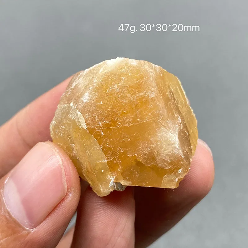 Подвеска из бисера и акрила