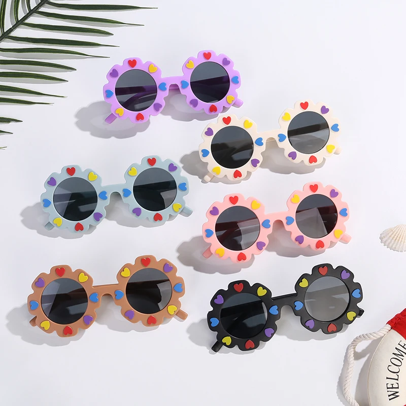 

EWODOS 1-8 Years Boys Girls Round Flower Sunglasses for Vacation Cute Anti-UV Beach Sunglasses with Heart Charms for Photography