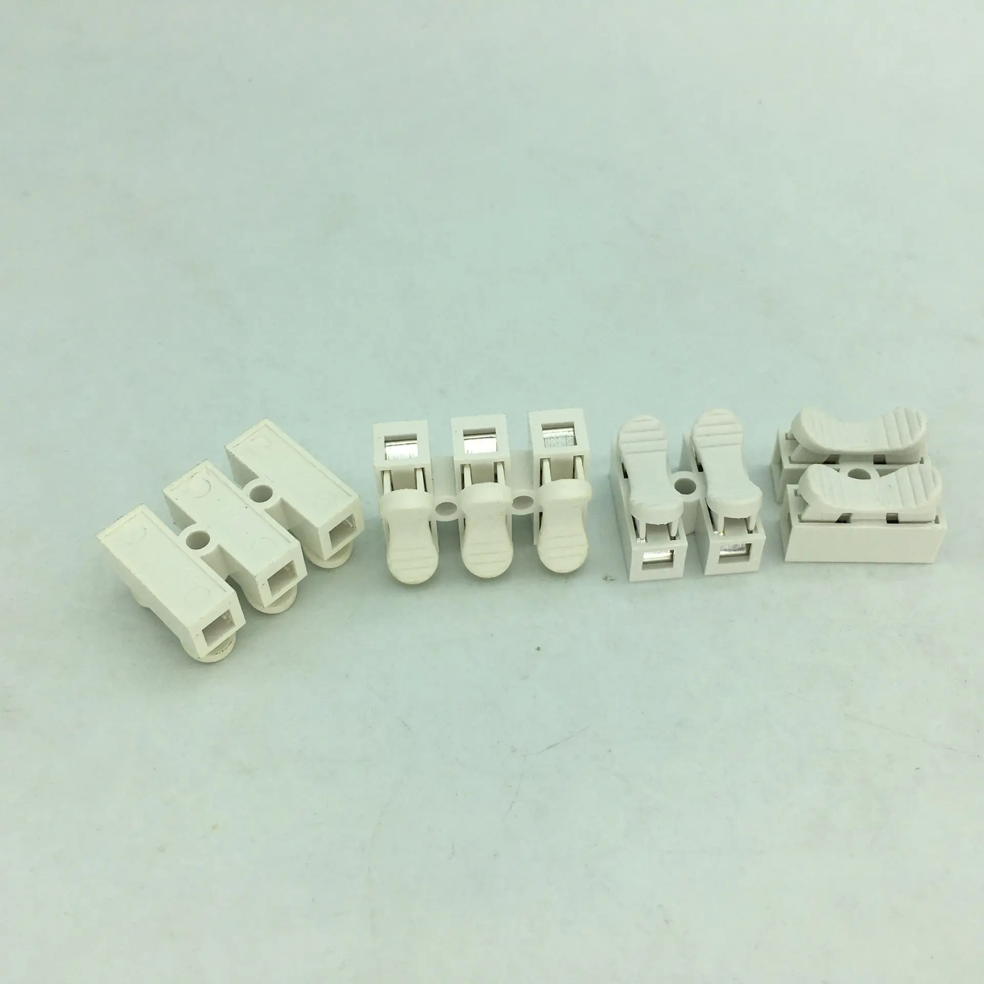 

10PCS XPE-2 quick connection terminal 2pin 3 pin Binding post self - locking - pressing terminal 380V 10A